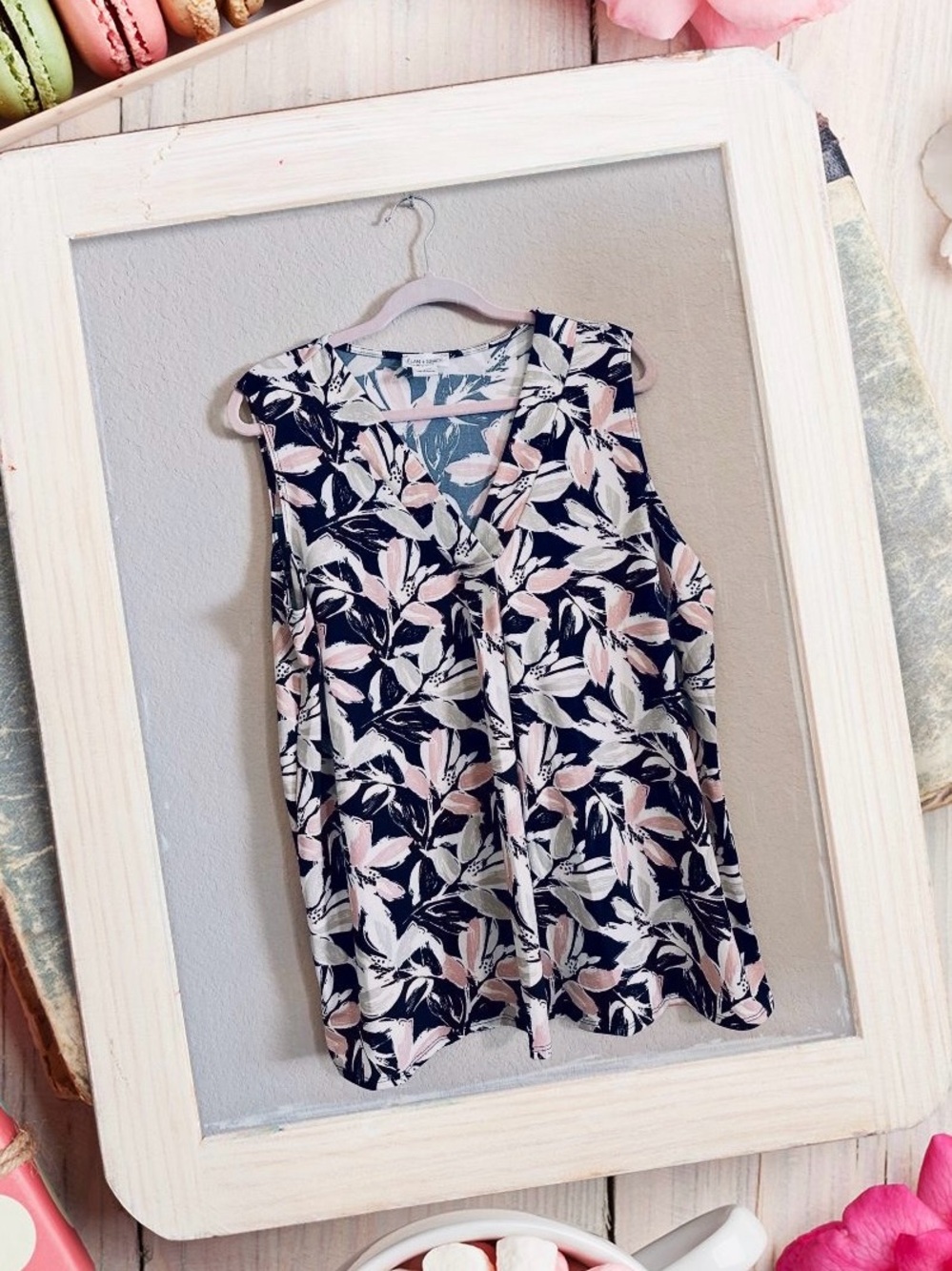 Elan + Grace floral sleeveless V-neck top 2 X Pink Black
